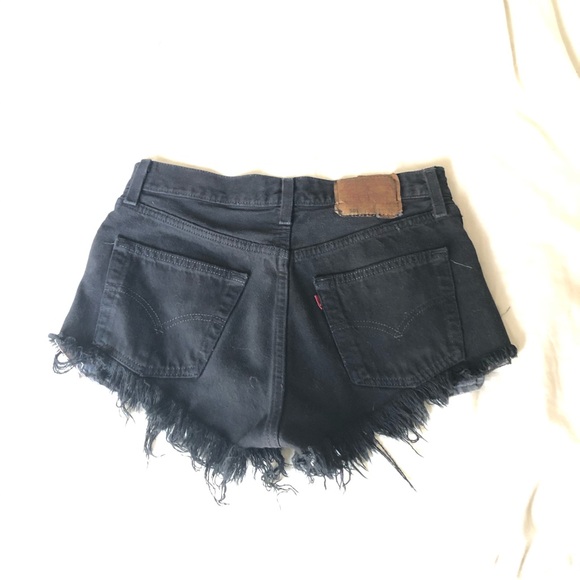 Vintage Levi’s 501 shorts - Picture 2 of 4